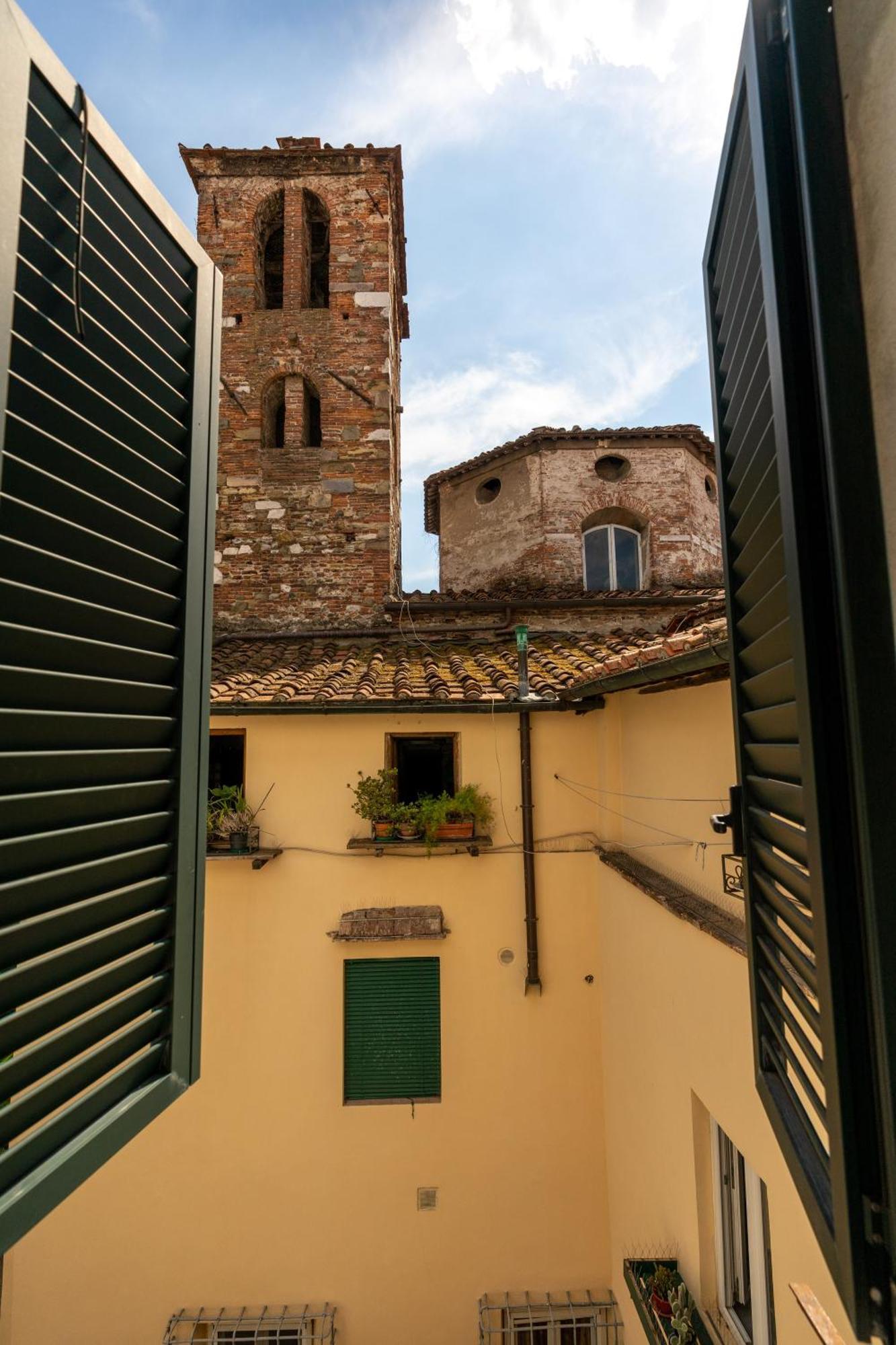 Historic Apt In The Center Of Lucca With Balcony Daire Dış mekan fotoğraf